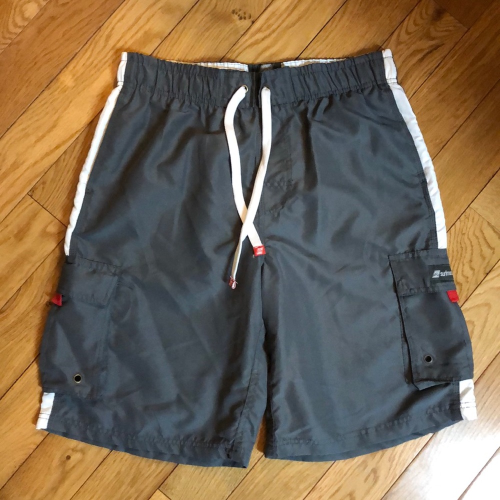 NWOT! Men’s gray Surfmentality swim trunks